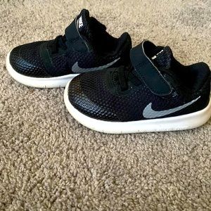Boys 7c Nike shoes